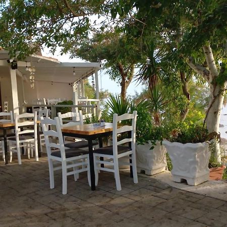 Beleris Rooms Himare Exterior photo