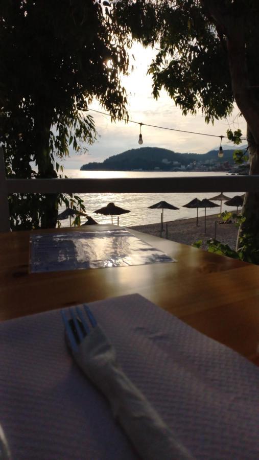 Beleris Rooms Himare Exterior photo