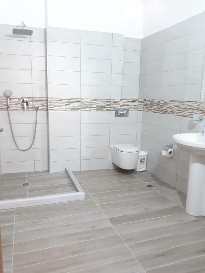 Beleris Rooms Himare Exterior photo