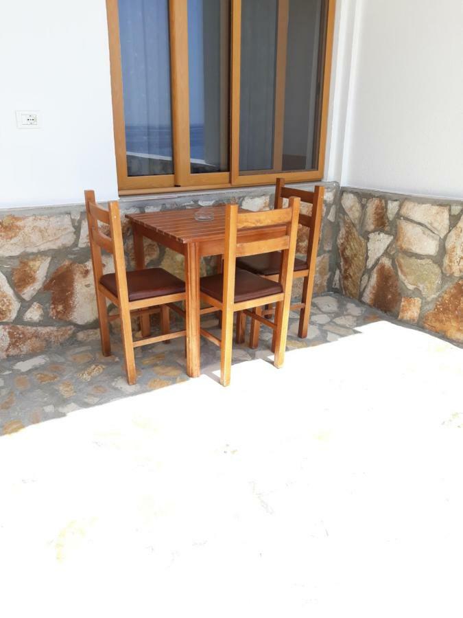 Beleris Rooms Himare Exterior photo
