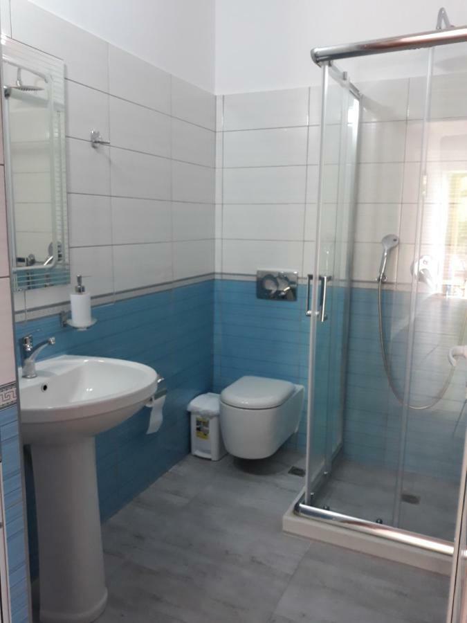 Beleris Rooms Himare Exterior photo