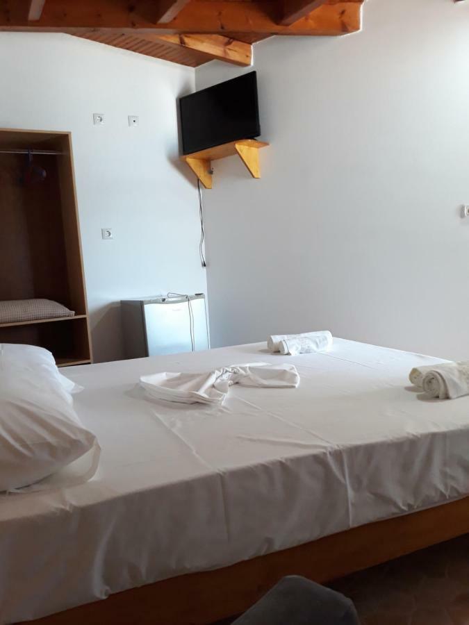 Beleris Rooms Himare Exterior photo