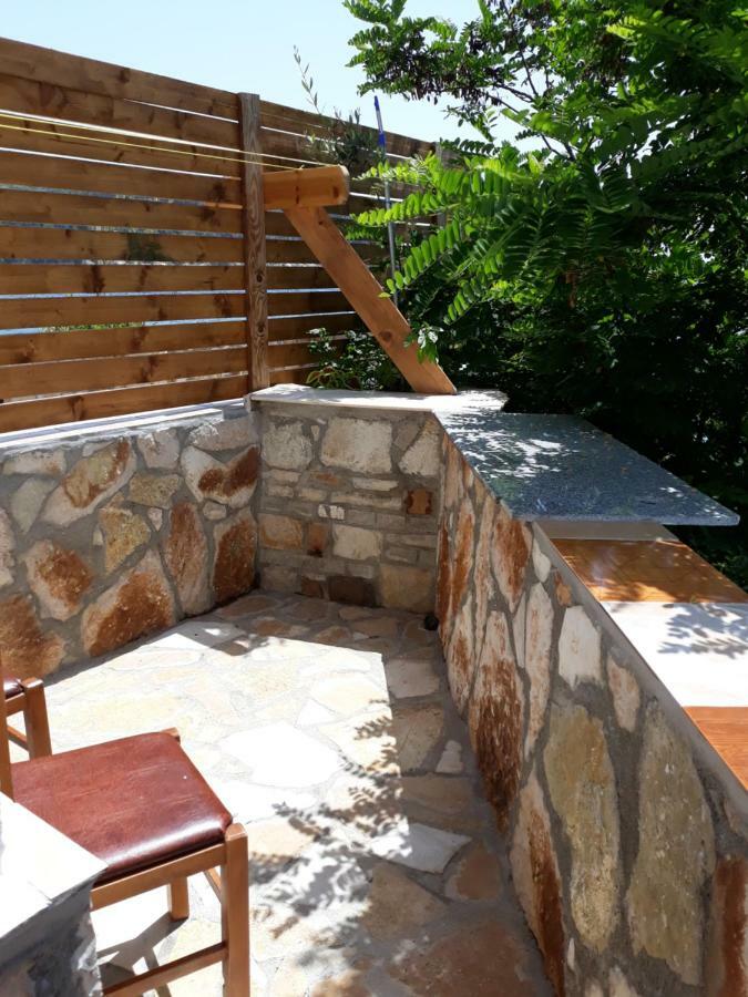 Beleris Rooms Himare Exterior photo
