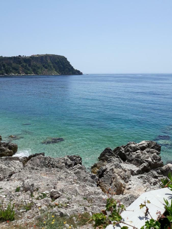 Beleris Rooms Himare Exterior photo