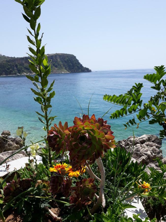 Beleris Rooms Himare Exterior photo